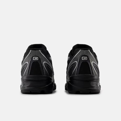 New Balance 740 Noir