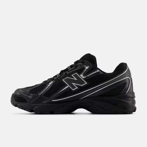 New Balance 740 Noir