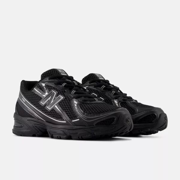 New Balance 740 Noir